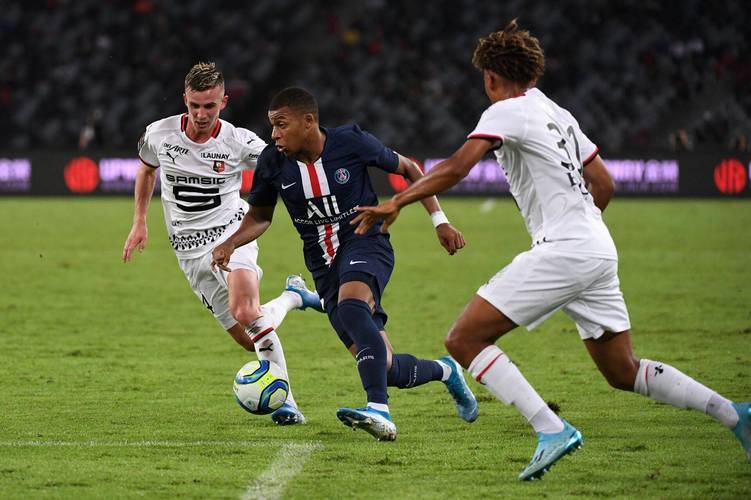 米兰体育app网址-法甲比赛精彩纷呈，战术变化彰显球队实力