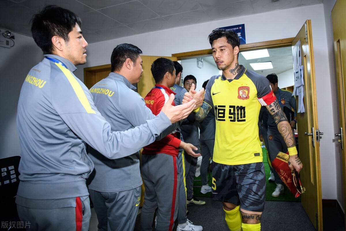 ac米兰-中国足球试点“球迷责任区”，维护赛场秩序的简单介绍