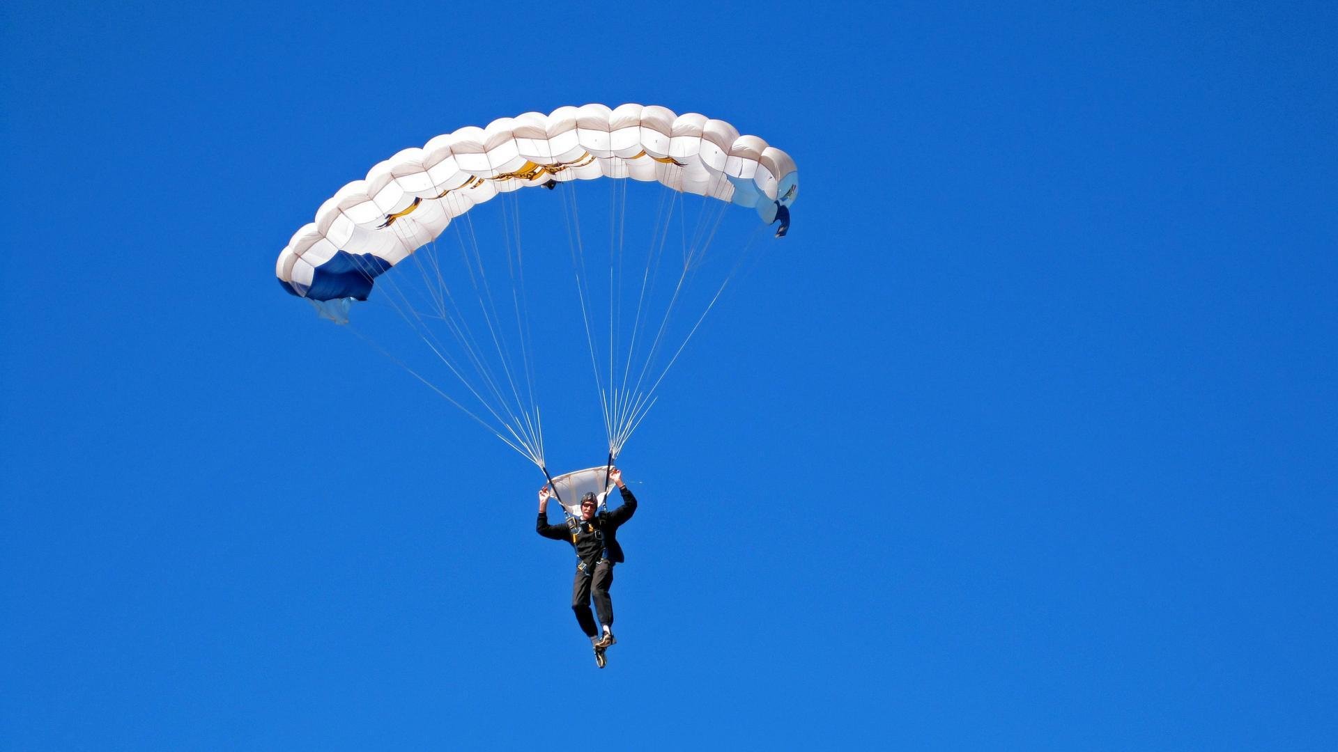_运动员身边事：训练日常和趣味花絮_，运动员的训练生活