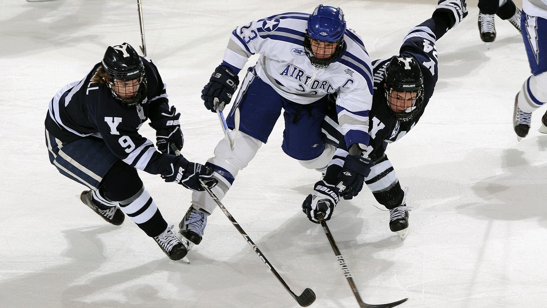 《坦克世界》全球总决赛与《战争雷霆》线上锦标赛的军事游戏电竞之路